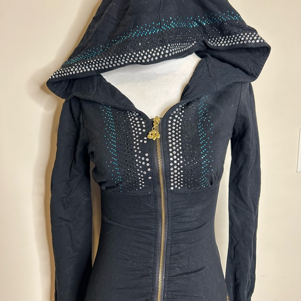 Dereon Stylish Black Hooded Jacket with Teal Accents
